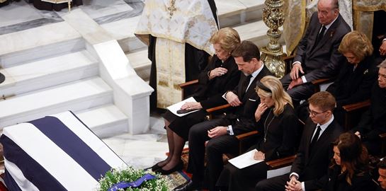 Πώς σχολίασαν τα διεθνή ΜΜΕ την κηδεία του τέως Βασιλιά Κωνσταντίνου