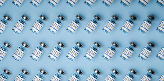 Με το εμβόλιο μπορείς να (ξανα)ζήσεις. Τόσο απλά.