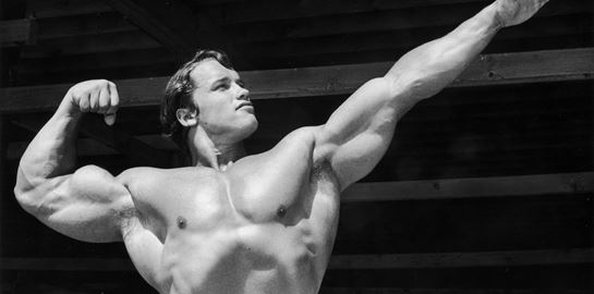 Πώς ο Arnold Schwarzenegger απέκτησε το πιο εντυπωσιακό θώρακα του Χόλιγουντ