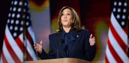 Μερικά πράγματα που μπορείς να κάνεις όταν σε διακόπτουν, σύμφωνα με την Kamala Harris