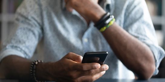 Το νέο κόλπο για να μάθεις ποιος σε τσεκάρει στο Facebook