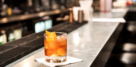 Πίνοντας ουίσκι σε 4 διαφορετικά σημεία της Γης