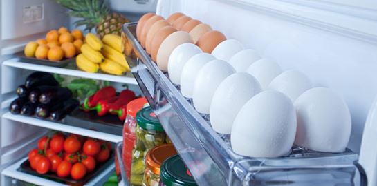 Ποια τρόφιμα δεν πρέπει να βάζουμε ποτέ στην πόρτα του ψυγείου και γιατί