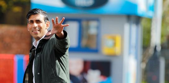 Ο Rishi Sunak είναι ο πλουσιότερος Βρετανός πρωθυπουργός. Ε και;