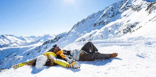 Ζεστός, άνετος και στιλάτος όχι μόνο σε χιονισμένες βουνοκορφές