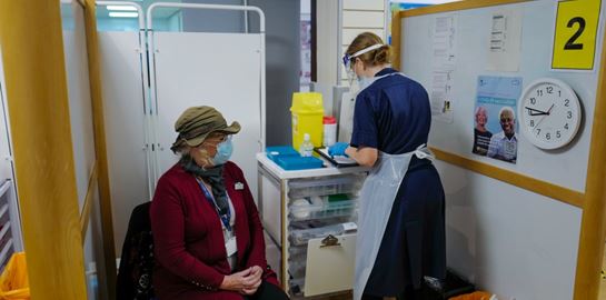 Μέσα σε 6 εβδομάδες θα είναι έτοιμο το εμβόλιο για τη μετάλλαξη του κορονοϊου