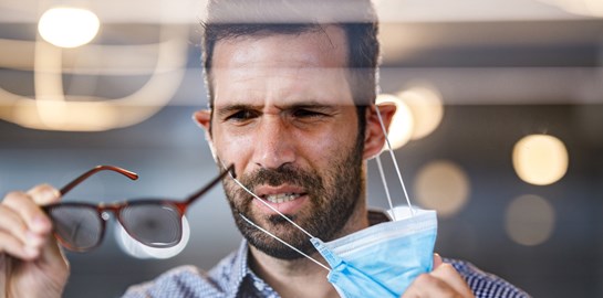 Μικρότερος ο κίνδυνος Covid-19 για όσους φορούν γυαλιά