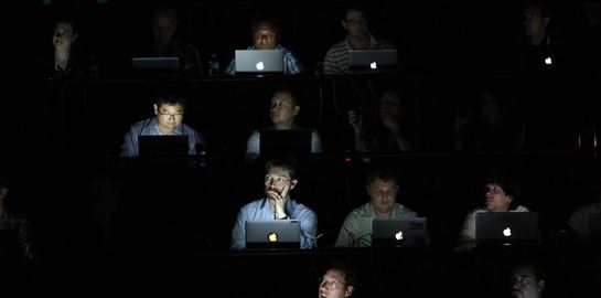 Οι αρνητικές επιπτώσεις του πορνό στον εργασιακό χώρο