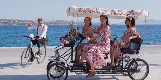 Οι Σπέτσες για 6η χρονιά στους vintage ρυθμούς του Tweed Run