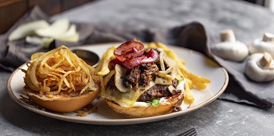 Στα TGI Fridays™ για νέα Burgers και Margarita MAYnia