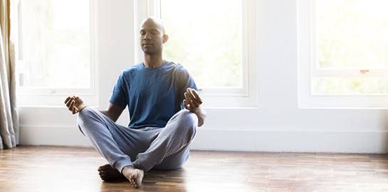 Γιατί πρέπει να καθόμαστε στο έδαφος για 30 λεπτά την ημέρα