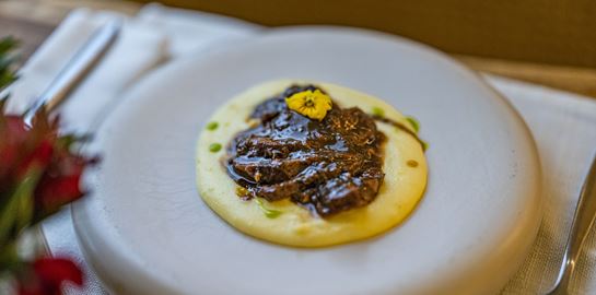 Mουσακάς καραβίδας και σοφρίτο για Όσκαρ στην Αθηναϊκή Ριβιέρα