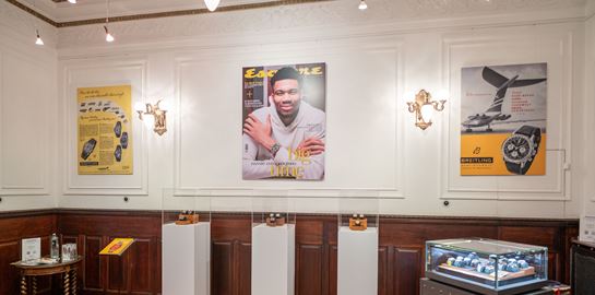 Esquire Townhouse Athens: Ταξίδι στον χρόνο με την Breitling