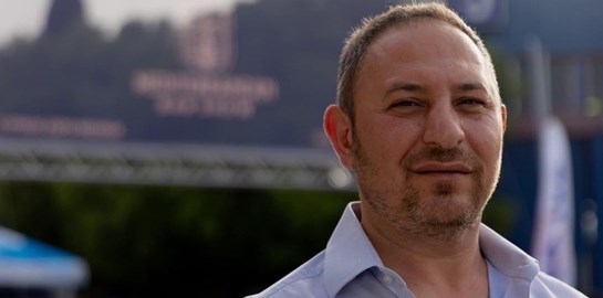 Μπάμπη Καϊδαλίδη, γιατί έχει τόσο πολύ κόσμο στα μπαρ αυτές τις μέρες;