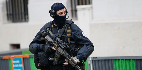 Νύχτα τρόμου στην Βιέννη από την αιματηρή επίθεση Ισλαμιστών