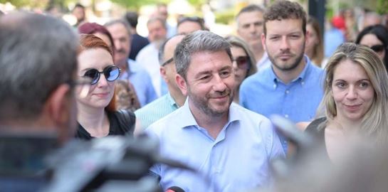 Τα καλύτερα σχόλια για επανεκλογή Ανδρουλάκη στο ΠΑΣΟΚ