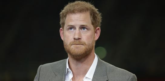 H ασέβεια του πρίγκιπα Harry προς τον βασιλιά Κάρολο