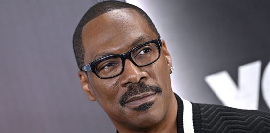 Όταν ο Robin Williams και ο James Belushi πρόσφεραν κοκαΐνη στον Eddie Murphy