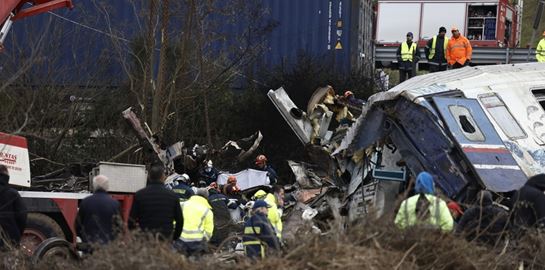 Πώς έγινε η μετωπική σύγκρουση τρένων στα Τέμπη