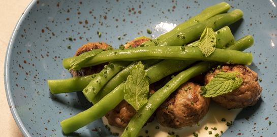 Η συνταγή του Δήμου Μπαλόπουλου για τα πιο νόστιμα χοιρινά κεφτεδάκια