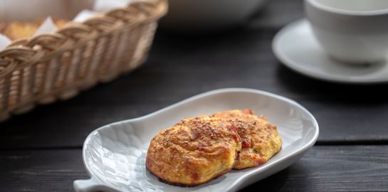 Γρήγορη ζαμπονοτυρόπιτα με μπεσαμέλ