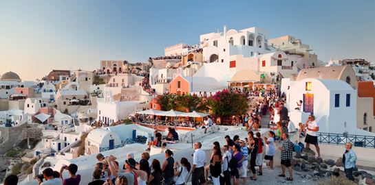 Το σχέδιο της κυβέρνησης για τουρίστες με κορονοϊό