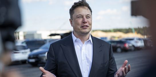 Η σχεδόν κινηματογραφική ζωή του Elon Musk