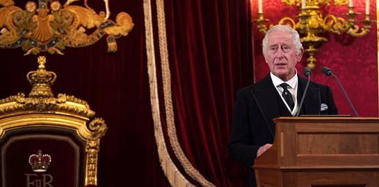 To Forbes αποκαλύπτει τη μυθική περιουσία του Καρόλου