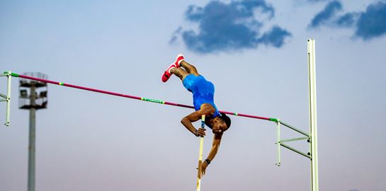 Manolo: Tο mini documentary για τον Εμμανουήλ Καραλή