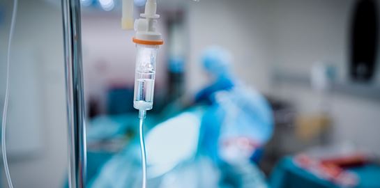 Οι ανεμβολίαστοι αυξάνουν την πίεση στα νοσοκομεία