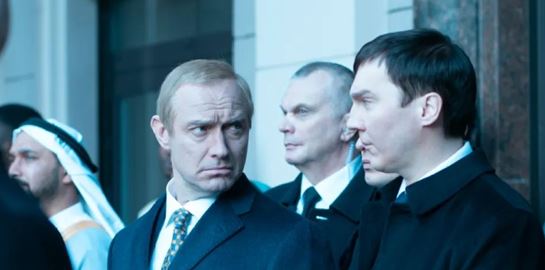 Αγνώριστος ο Jude Law ως Vladimir Putin στην ταινία The Wizard of the Kremlin