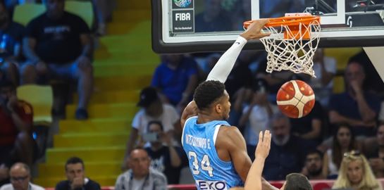 Γιατί η Εθνική Ελλάδος τα κατάφερε απέναντι στην Ισπανία μετά από 12 χρόνια και πάει για μετάλλιο