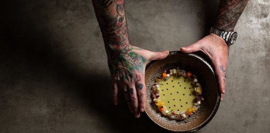 Ο Δημήτρης Κατριβέσης έκανε το THAMA του στην Τήνο