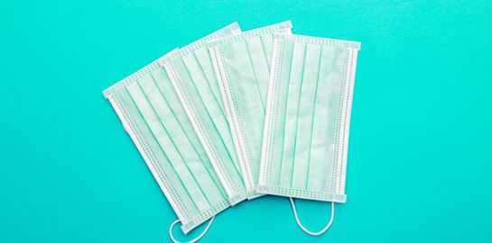 Το CDC συστήνει μάσκες παντού και από όλους