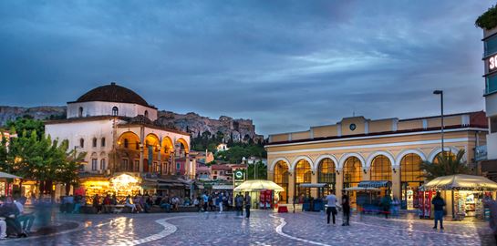 Άνοιγμα λιανεμπορίου στα τέλη Μαρτίου και εστίασης στα μέσα Απριλίου