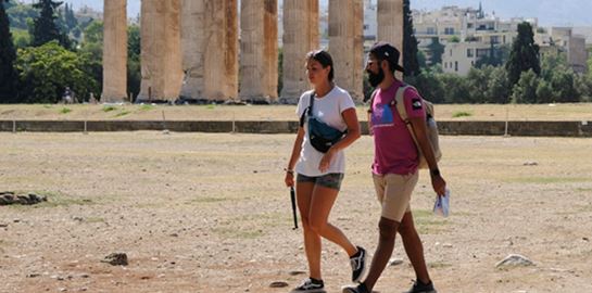 Μίνι καλοκαίρι με 37 βαθμούς και αφρικανική σκόνη