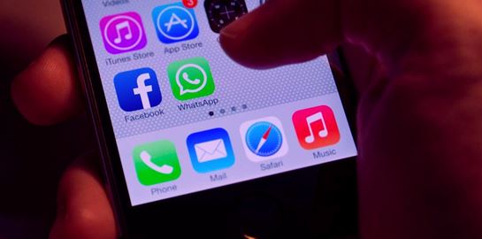 To Pink είναι ο νέος ιός του WhatsApp