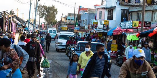 Τι ακριβώς ισχύει με την σούπερ τροποποιημένη μετάλλαξη του κορονοϊού από την Μποτσουάνα