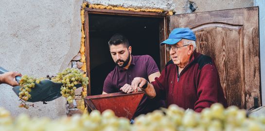 Πώς θα αναθερμάνεις τη σχέση σου με την παράδοση
