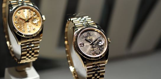 Αγοράζοντας Rolex αξίας 61,4 εκατ. Ευρώ