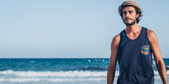 #SummerFavorites | To σετ t-shirt - μαγιό που θα φοράς όλη μέρα στο νησί