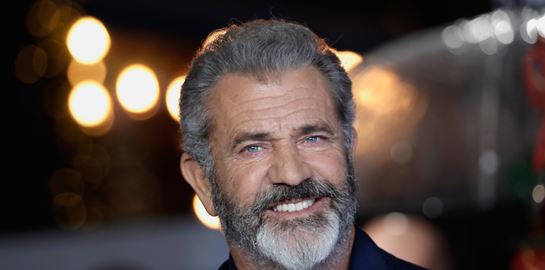 O Mel Gibson καταθέτει εναντίον του Harvey Weinstein
