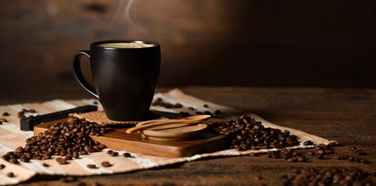 Καφές με μανιτάρια, το &#39;κουλό&#39; διατροφικό trend του 2024