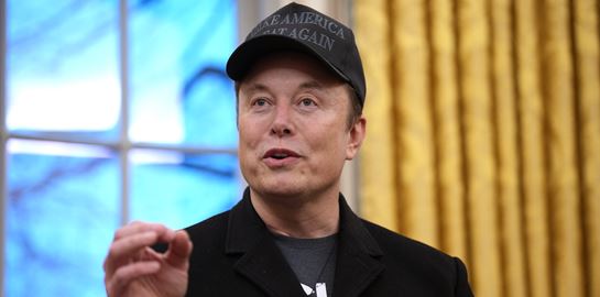 Ποια είναι η influencer που υποστηρίζει ότι γέννησε το 13ο παιδί του Elon Musk