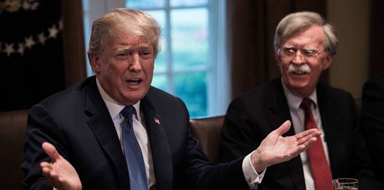 Για το βιβλίο που &quot;καίει&quot; τον Donald Trump την τελευταία λέξη έχουν οι αναγνώστες