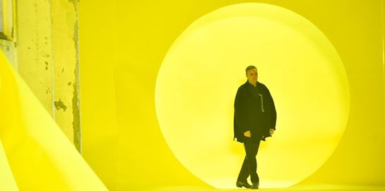 O Raf Simons στην καλλιτεχνική διεύθυνση του οίκου Prada