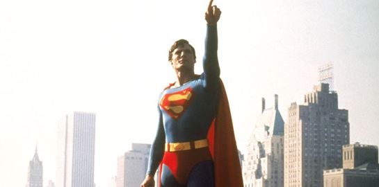 Έτσι δείχνει η στολή του νέου Superman David Corenswet