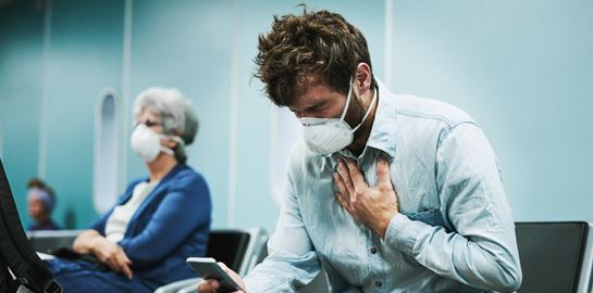 Tα πέντε συμπτώματα της μετάλλαξης Όμικρον