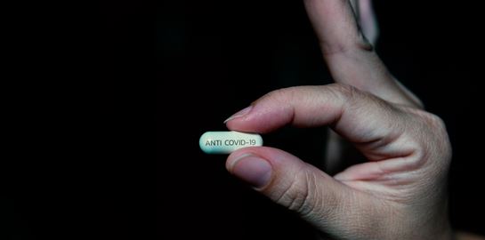 Μπορεί το χάπι της Merck να αλλάξει πορεία στην πανδημία;