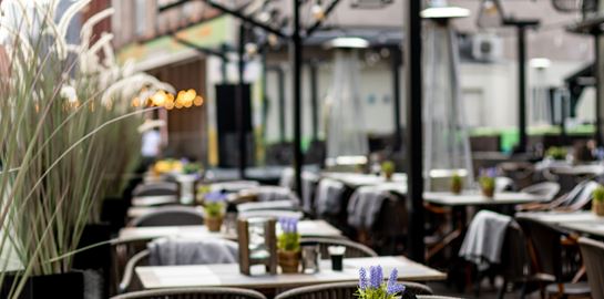 Μέσα στον Απρίλιο ανοίγει η εστίαση